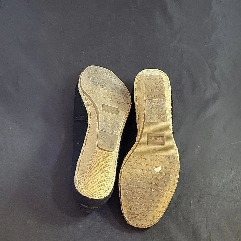TOMS CLASSIC CANVAS WEDGE SANDAL - Picture 13 of 16